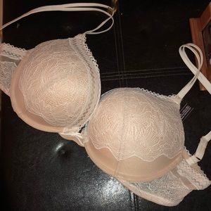 Victoria’s secret bombshell bra